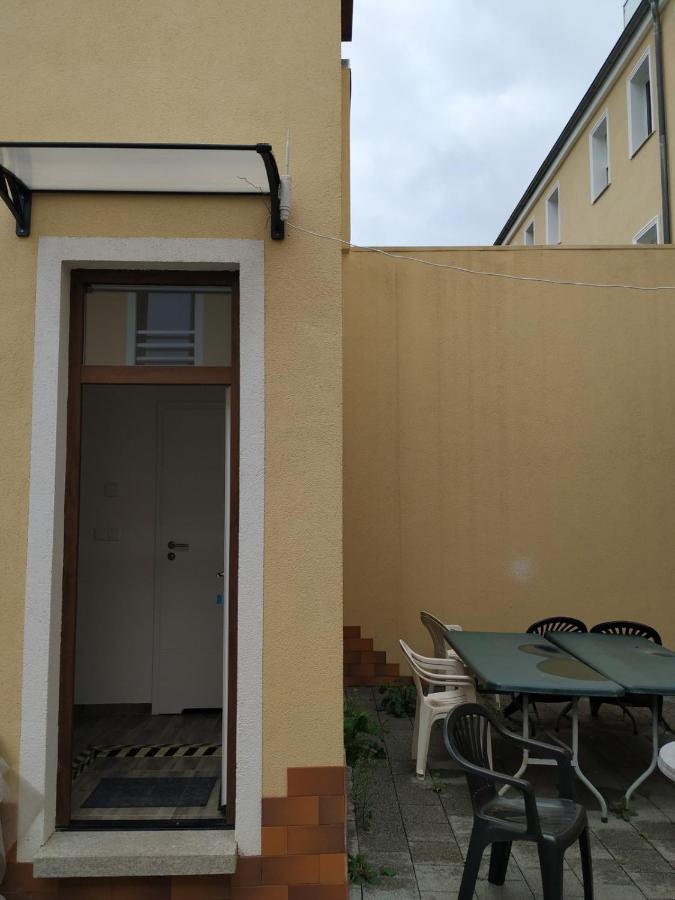 シュクロイディッツMehrfamilien Hausアパートメント エクステリア 写真